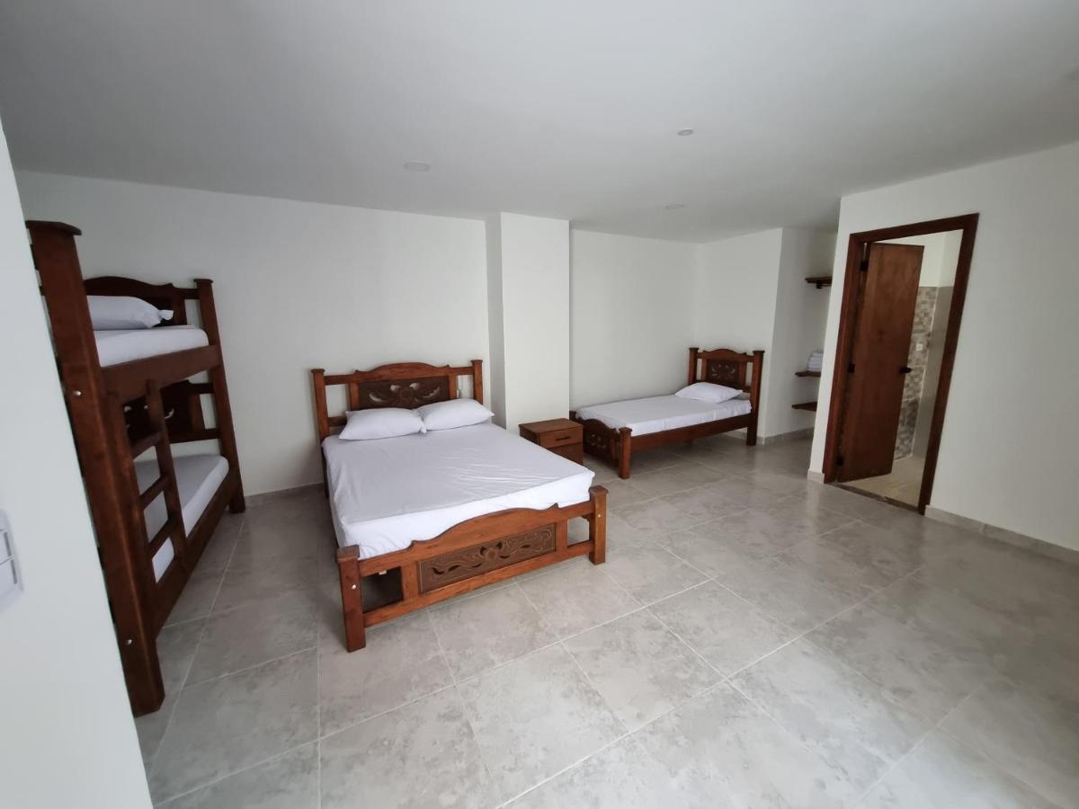 Hotel Antonella Plaza Pinchote Buitenkant foto