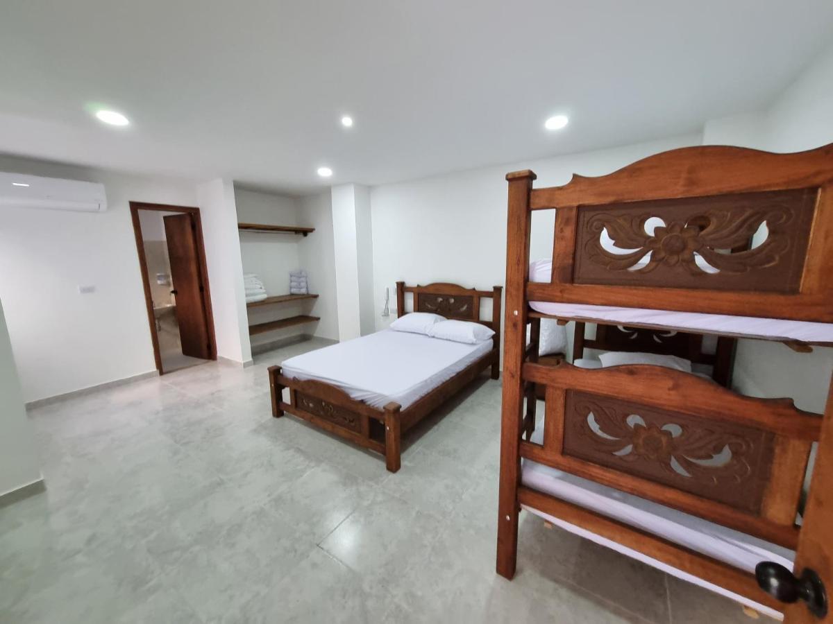 Hotel Antonella Plaza Pinchote Buitenkant foto