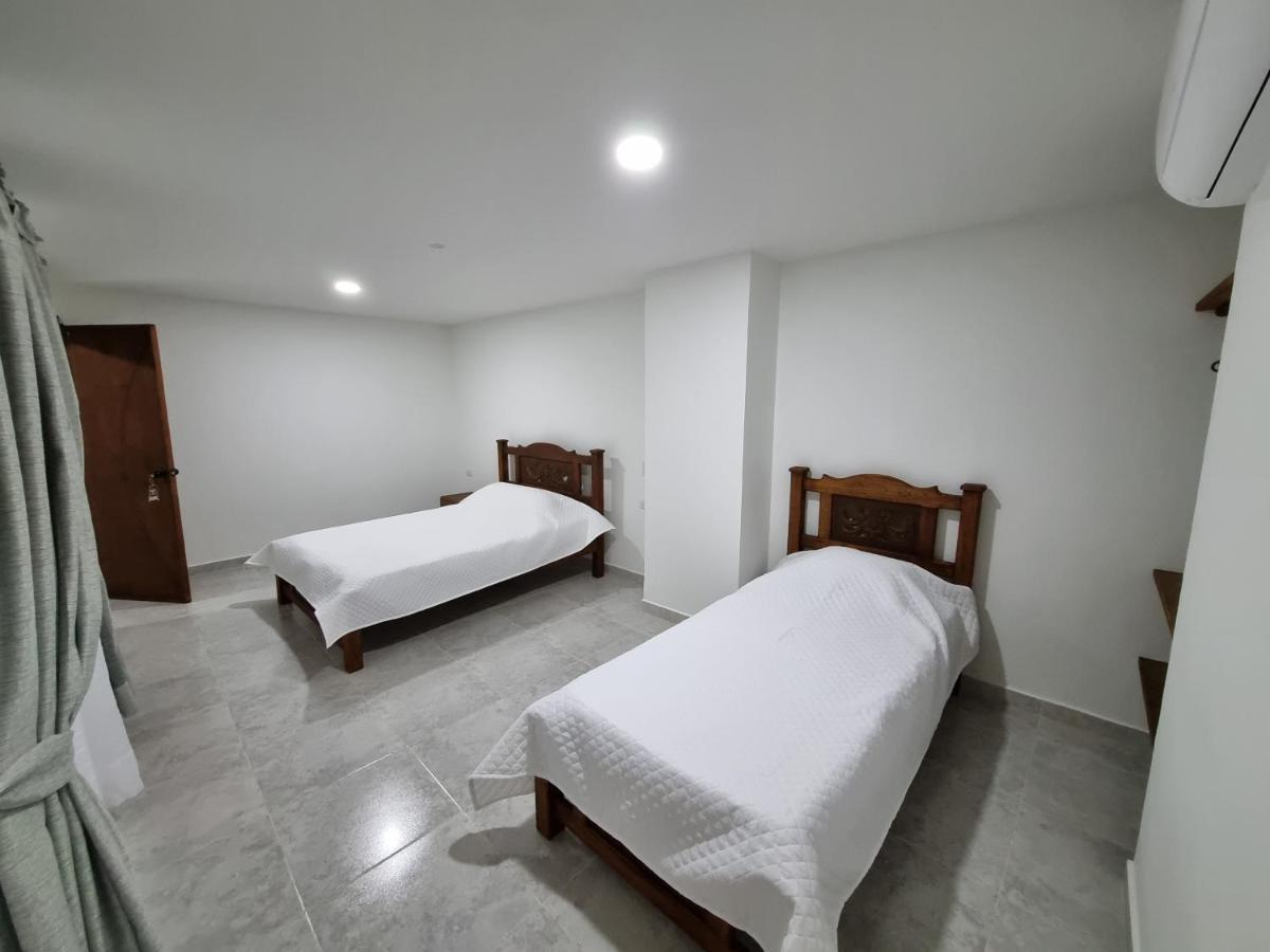 Hotel Antonella Plaza Pinchote Buitenkant foto